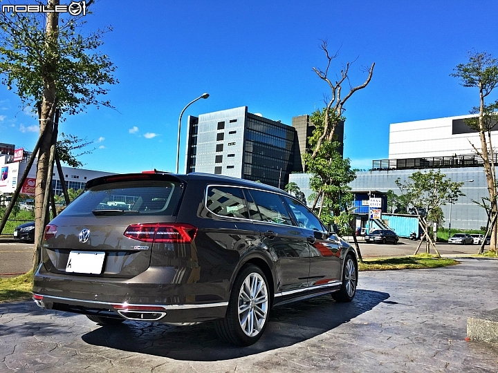 [AJ開箱]- 風雨過後，曙光乍現- Volkswagen  Passat  Variant  380TSI   R-Line  Performance