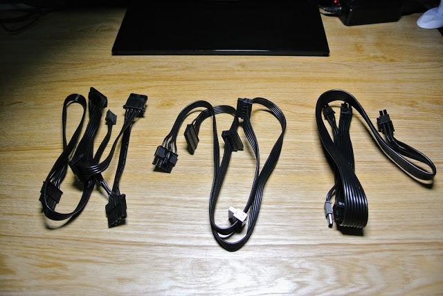 酷碼 MasterWatt 550 半模組化銅牌電源 輕開箱~