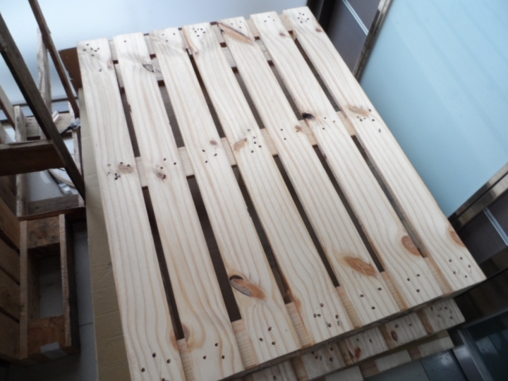 12/11 台北內湖免費棧板(需自載)(12/15)已索取完成)