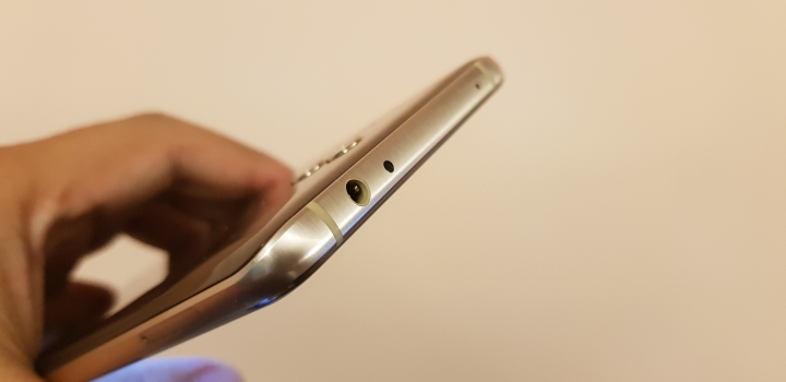 【體驗】搶先體驗搭載全球首款AI晶片HUAWEI Mate10/Mate10 Pro．更懂你的手機嚇到吃手手．照相更智慧．翻譯超溝通．會學習更懂你的聰明手機。