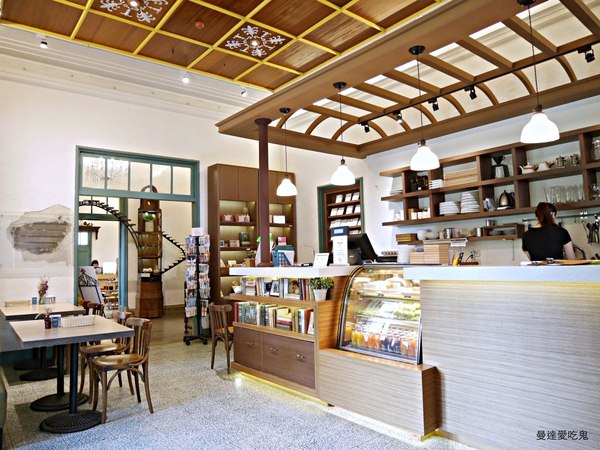 享受在百年古蹟裡的靜謐氛圍。1900食光 早午餐 咖啡 手作烘焙。台南景點｜拍照