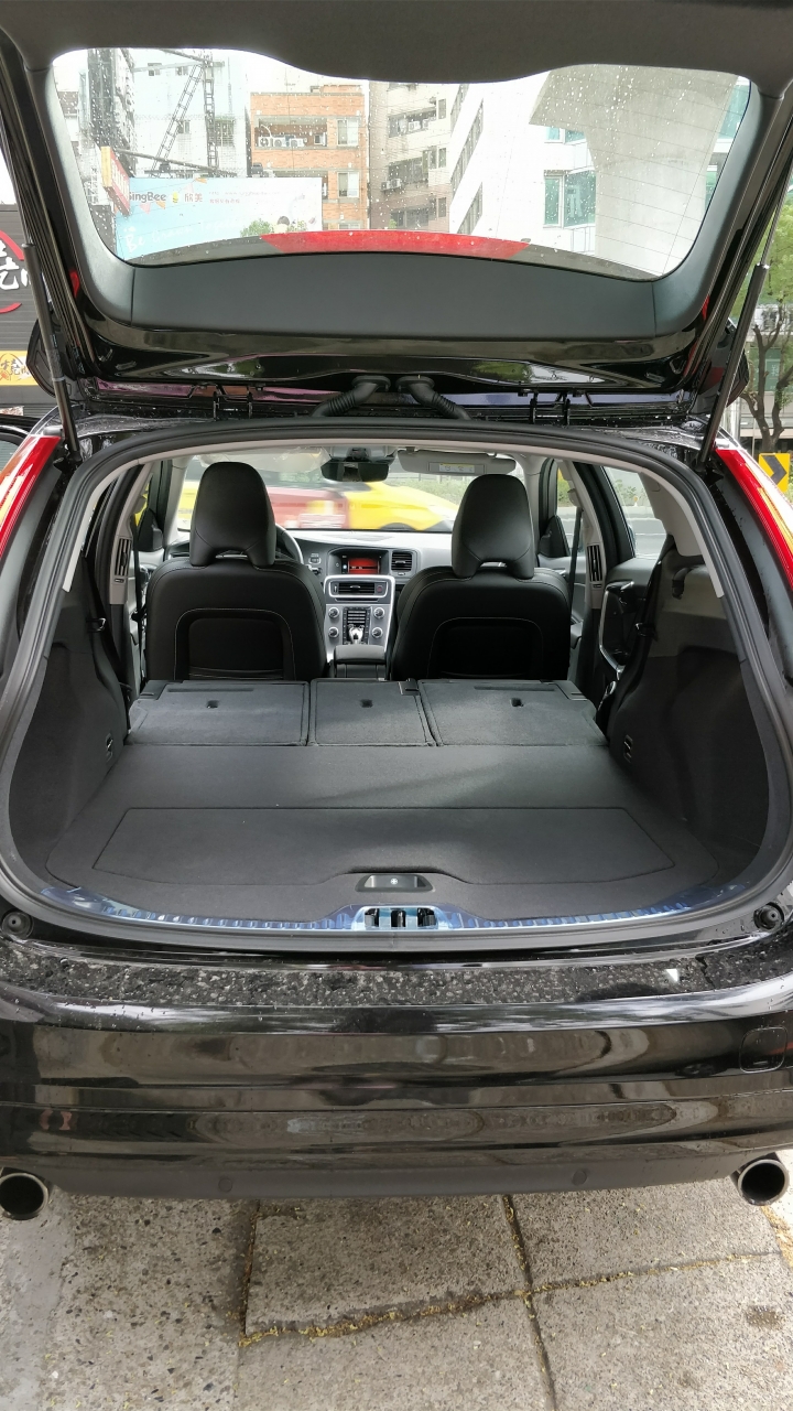 體驗 VOLVO 安全不分等級，試在必行，有機會獲得日月行館-湖畔極景雙人一泊多食住宿券！