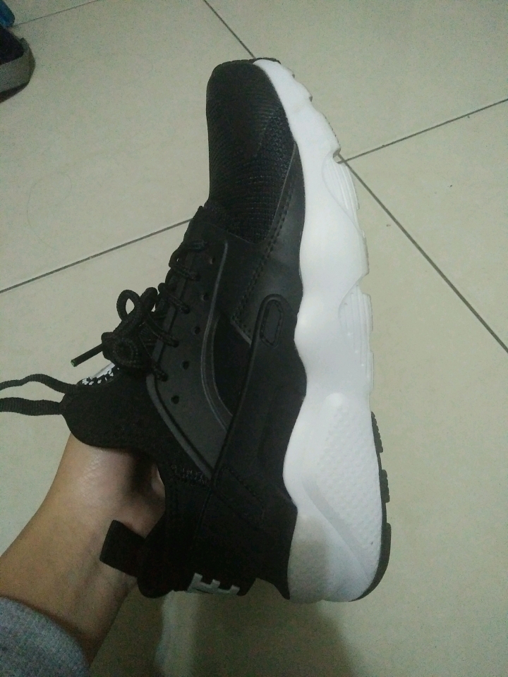 可以幫我分辨這雙nike 武士鞋的真假嗎？