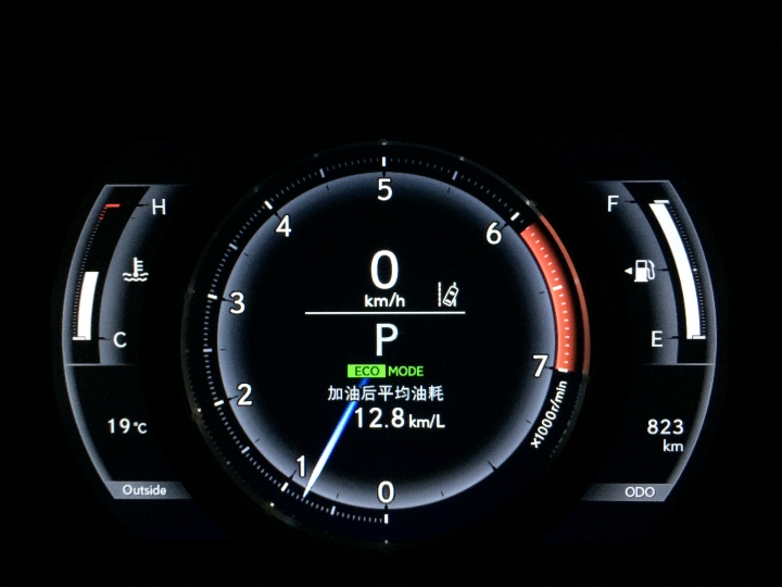 Lexus IS200t  滿月破千微開箱