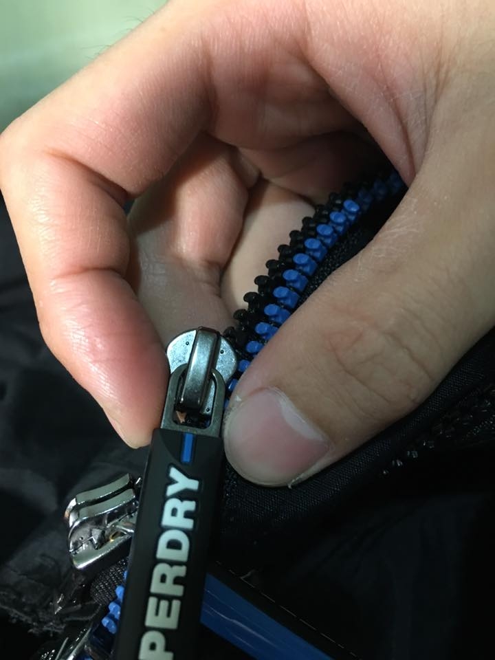 求大神鑑定Superdry外套