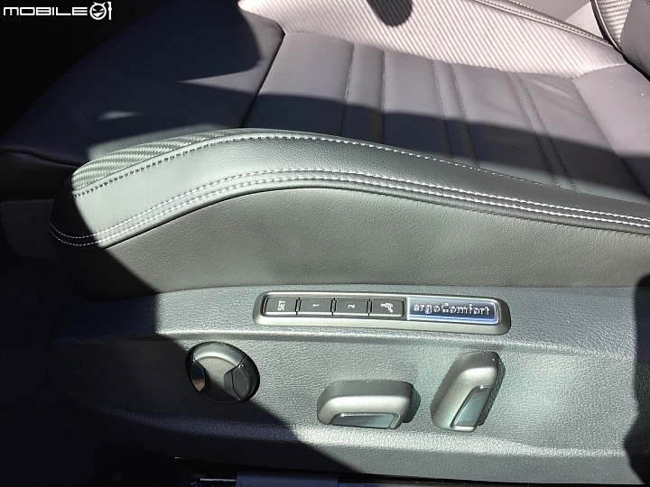 [AJ開箱]- 風雨過後，曙光乍現- Volkswagen  Passat  Variant  380TSI   R-Line  Performance
