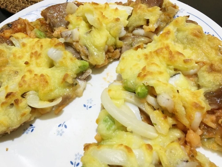 【創意料理-抓餅】用蔥媽媽抓餅也能在家輕鬆做PIZZA(烤箱版)