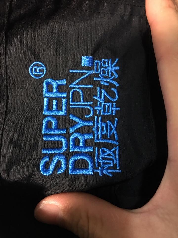 求大神鑑定Superdry外套