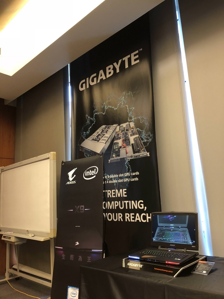 技嘉AORUS X9電競新霸主:目空一切，輾壓眾遊戲『X9 生而為王 電競筆電玩家體驗會 』