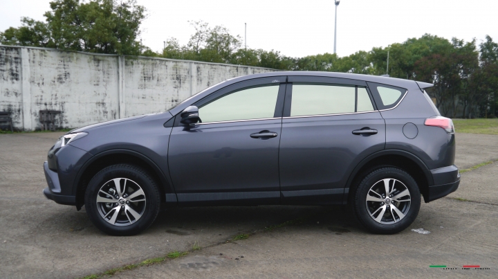 計畫趕不上變化-RAV4 2.0 滿月開箱心得
