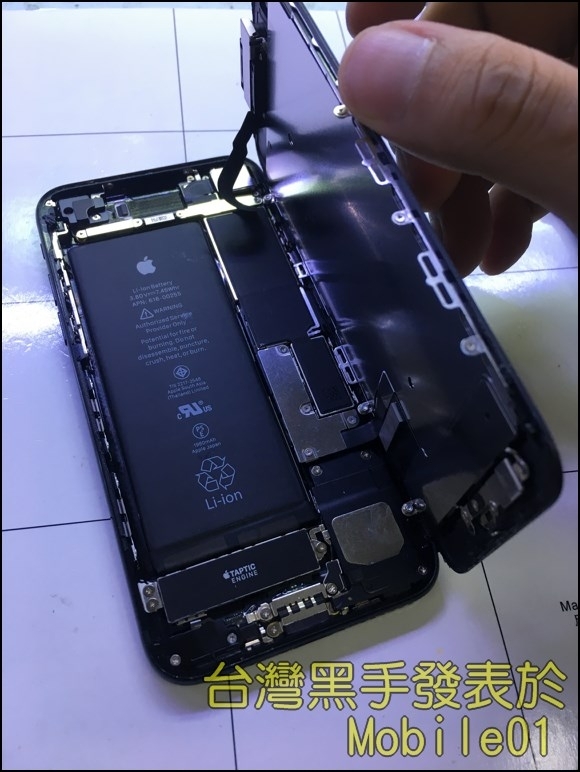 彎彎 iPhone 7 鬼知道它經歷了什麼維修...《圖多不喜勿入》