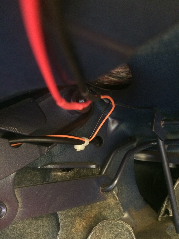[DIYer] E30 後車廂LED燈條
