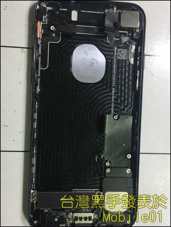 彎彎 iPhone 7 鬼知道它經歷了什麼維修...《圖多不喜勿入》
