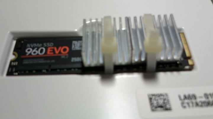 Samsung 960 EVO 250 GB m.2 nvme pcie ssd 散熱片 DIY  實作