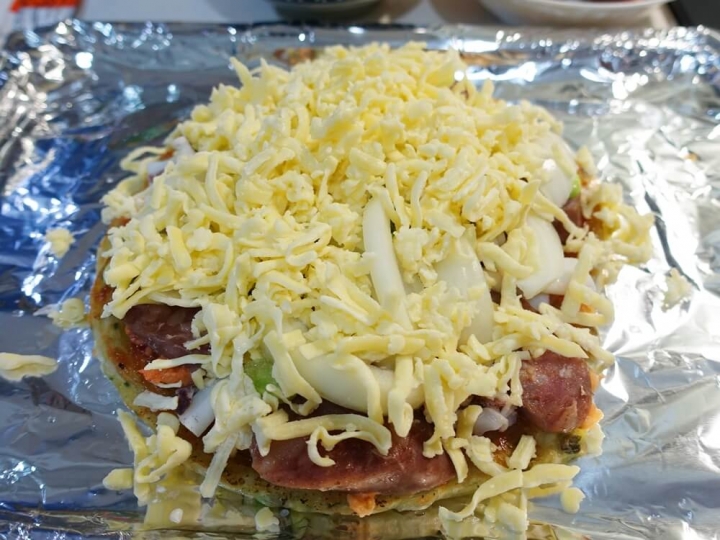 【創意料理-抓餅】用蔥媽媽抓餅也能在家輕鬆做PIZZA(烤箱版)