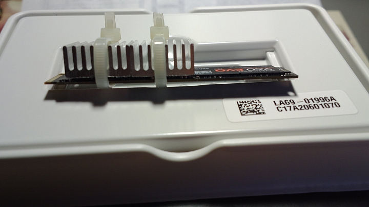 Samsung 960 EVO 250 GB m.2 nvme pcie ssd 散熱片 DIY  實作