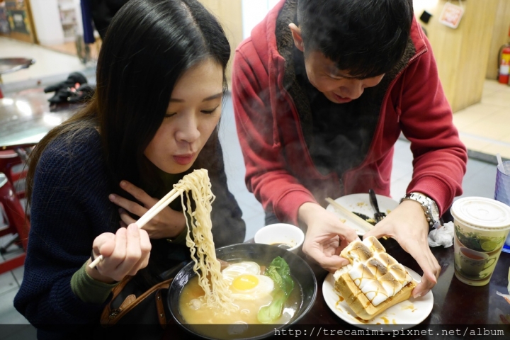 【食記】高雄巷口宵夜點心(中華店)-夜貓子嘴饞好去處，多樣化餐點港式台式任你選！