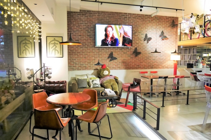 【台北內湖 | 咖啡廳】融入IT人精神的美式設計風格咖啡廳☞IT Cafe' (內湖店)