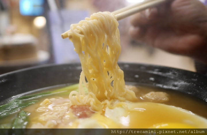【食記】高雄巷口宵夜點心(中華店)-夜貓子嘴饞好去處，多樣化餐點港式台式任你選！