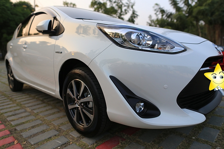 2018 年TOYOTA Prius C 微開箱及保養及油耗分享(10/21更新）