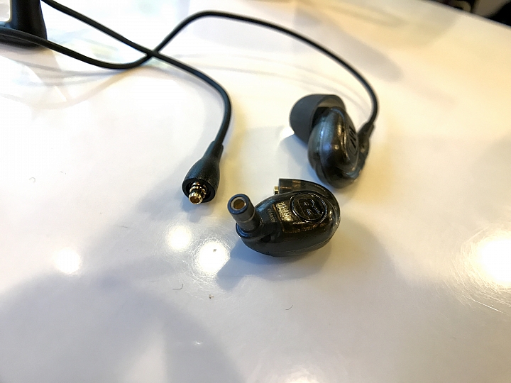 [開箱評測]Westone UM1 入耳式耳機～MMCX可換線版～睡覺側躺也行！