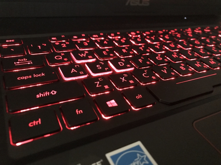 ASUS FX503V 簡易小開箱