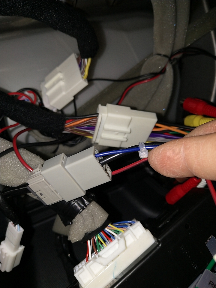 [分享] Nissan 2017年serena 加裝自動窗戶升降折疊後視鏡+前車影像+放大器+10.2吋螢幕影音主機 Diy