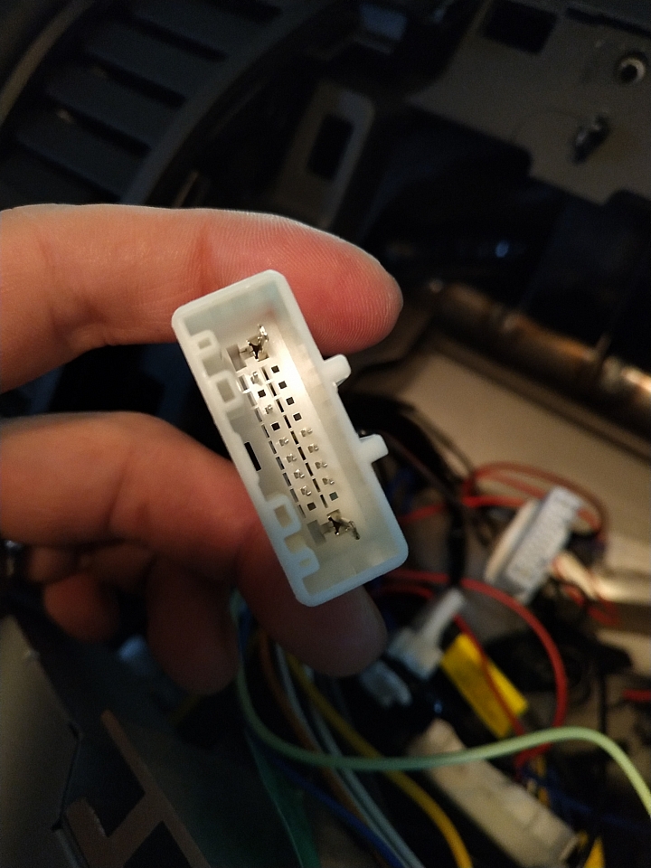 [分享] Nissan 2017年serena 加裝自動窗戶升降折疊後視鏡+前車影像+放大器+10.2吋螢幕影音主機 Diy