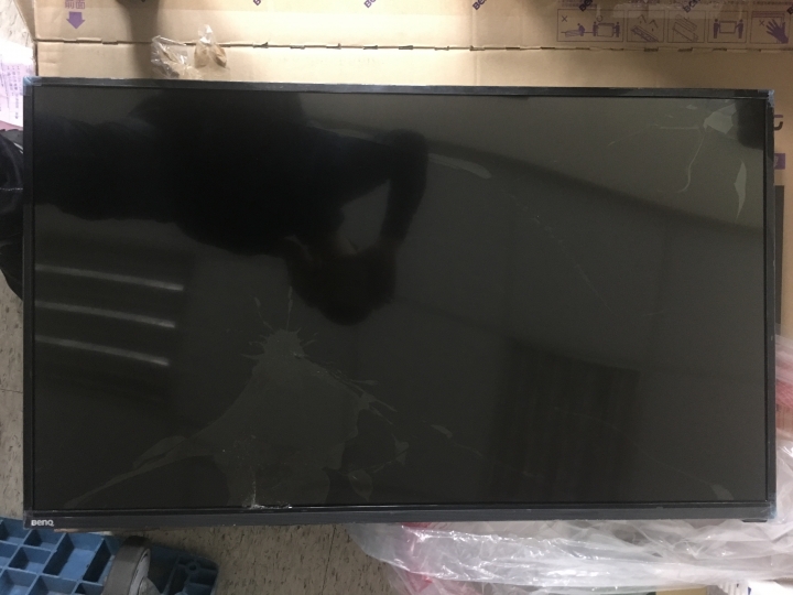 (2/6更新中慘痛的經驗...YAHOO購物~我不會再買了!!!)這輩子最囧的一次開箱~YAHOO購物來的BenQ 43CF500