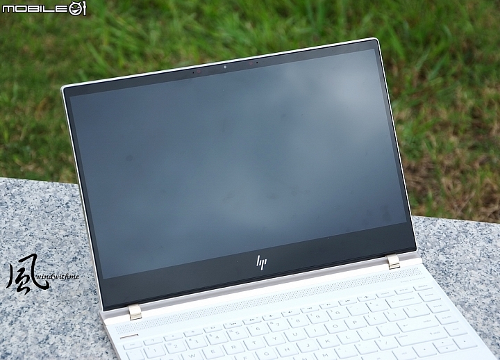 窄邊框與Intel第8代改款 - HP Spectre 13高階Ultrabook解析