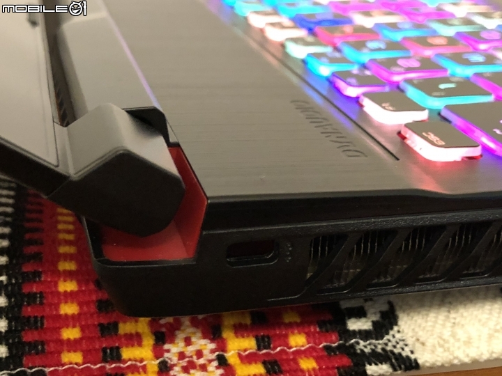 [開箱] 另徵求微星筆電蓋大樓 微星電競筆電 MSI GE63 7RD-025TW謝票開箱