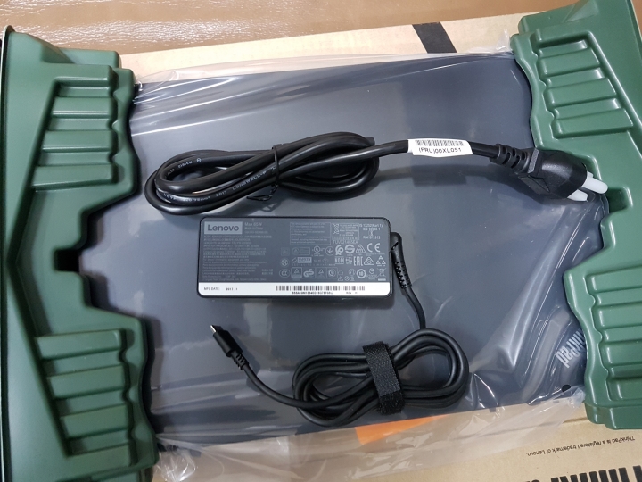 [開箱] ThinkPad T470S 簡單開箱