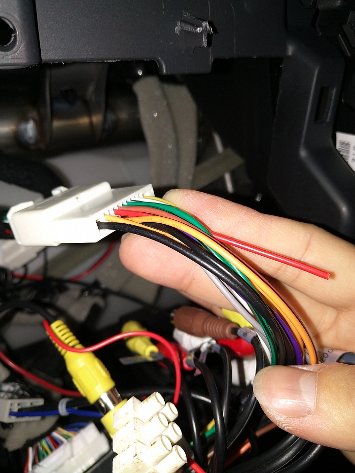 [分享] Nissan 2017年serena 加裝自動窗戶升降折疊後視鏡+前車影像+放大器+10.2吋螢幕影音主機 Diy
