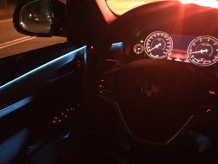 BMW X6 35I珍珠白交車一個月的微開箱