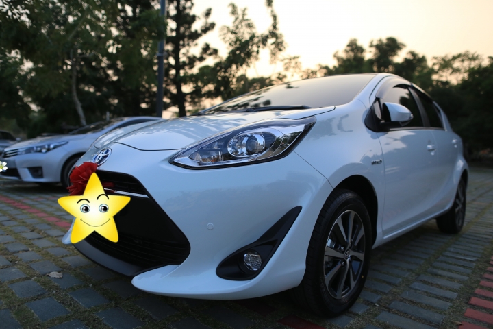2018 年TOYOTA Prius C 微開箱及保養及油耗分享(10/21更新）