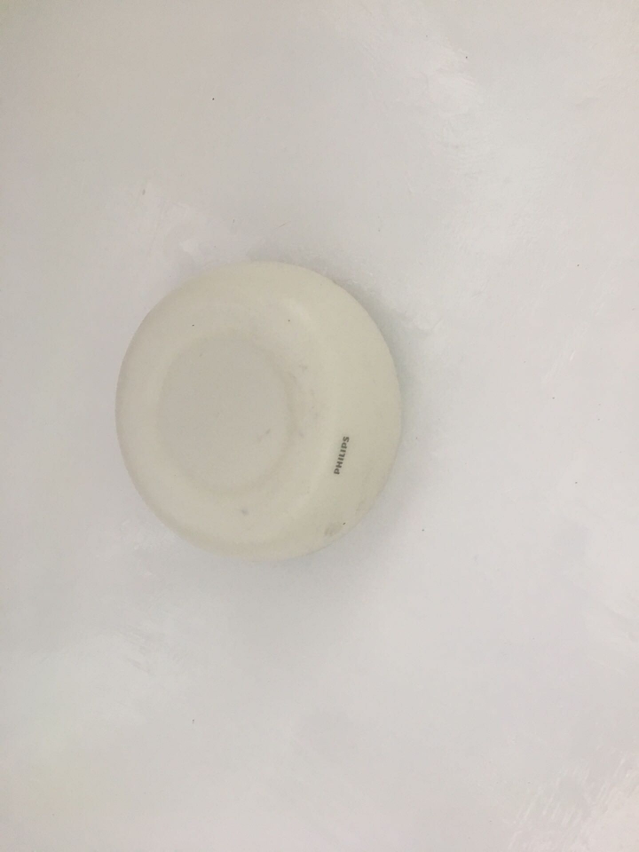請問這種燈罩怎麼拆？