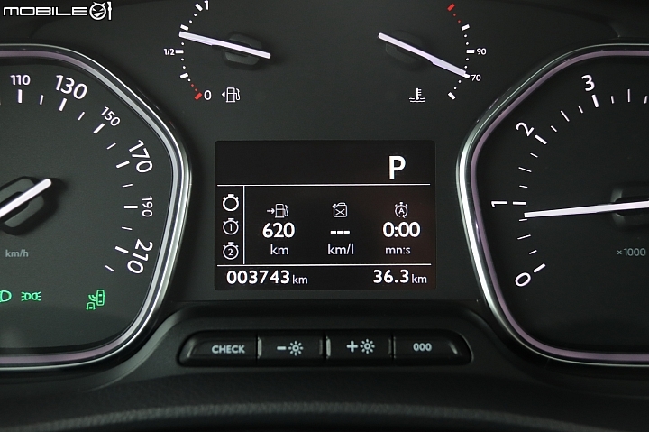 「商務 / 自用」我都行！Peugeot Traveller 試駕