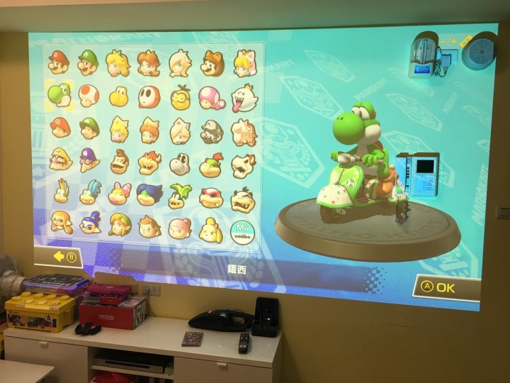 投影機150吋玩NS遊戲小孩已回不去了