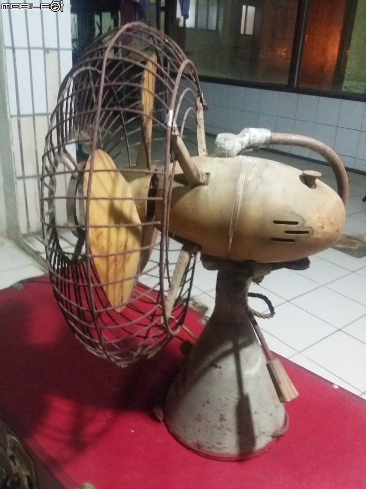 充滿兒時回憶的電扇....(一）
