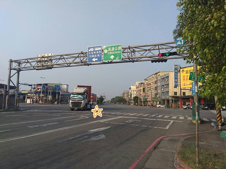 [分享]車禍初判表與行車車禍鑑定-左轉專用道直行