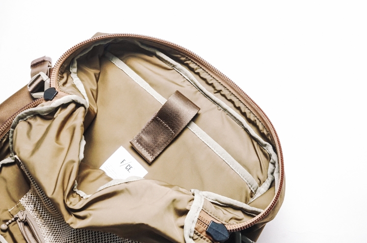 [ 開箱 ]  Urban Outdoor 機能時尚，F/CE SATIN BIG TRAVEL BP