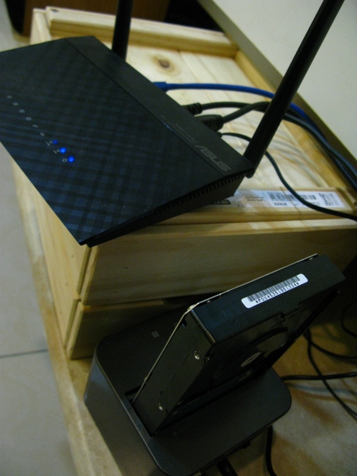 求救: AUSU AC51U 路由器+ 外接 Usb Toshiba 4TB硬碟, 用 Wifi 複製檔案的速度僅 2~9 MB/sec 正常嗎?