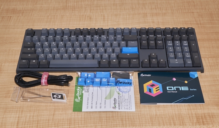 Ducky ONE 2 天際線+地平線