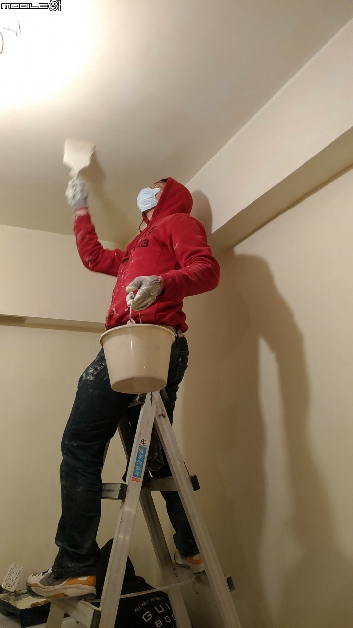 和室刷漆DIY之細沙黃色得利竹炭健康居抗甲醛乳膠漆