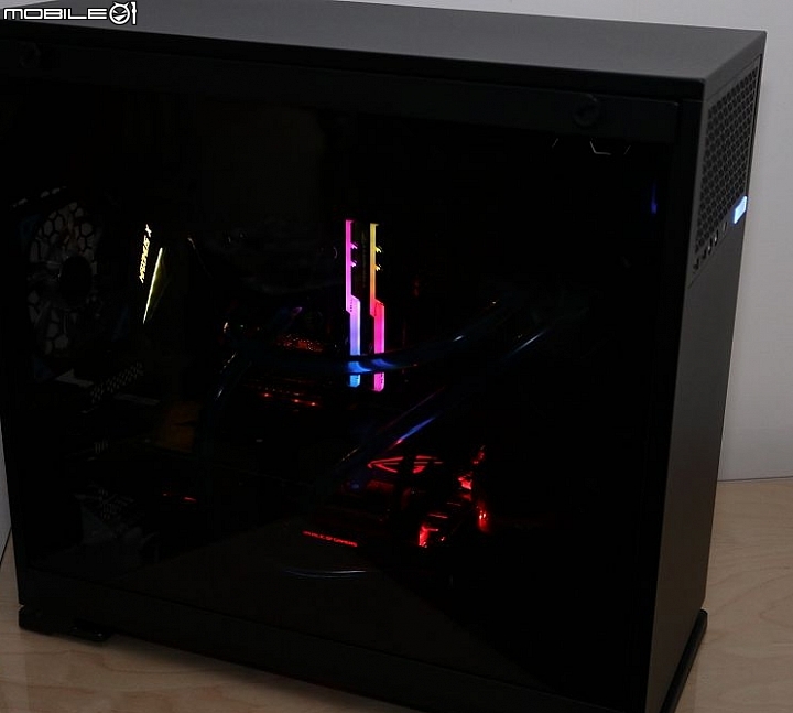 [開箱] 迎廣 In Win 102 極簡風美觀入門玻璃機殼
