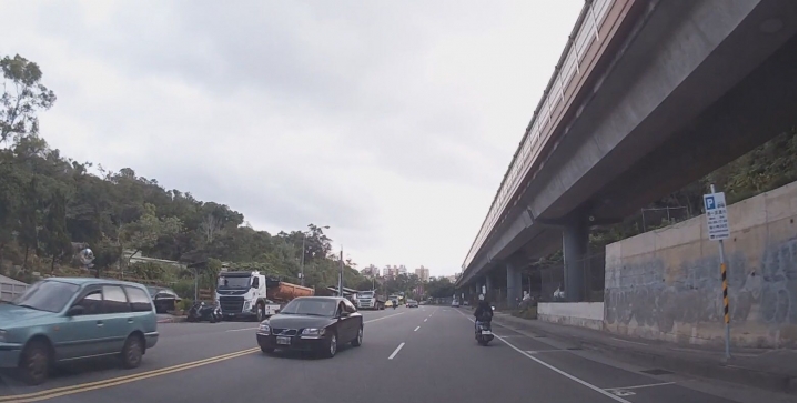 可以幫忙解析車牌嗎？