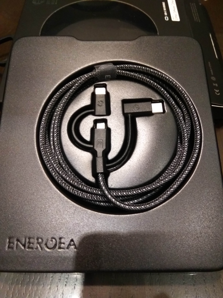 ENERGEA NyloTough 超強編織耐彎折Lightning/Micro/Type-C三合一快充傳輸線使用分享
