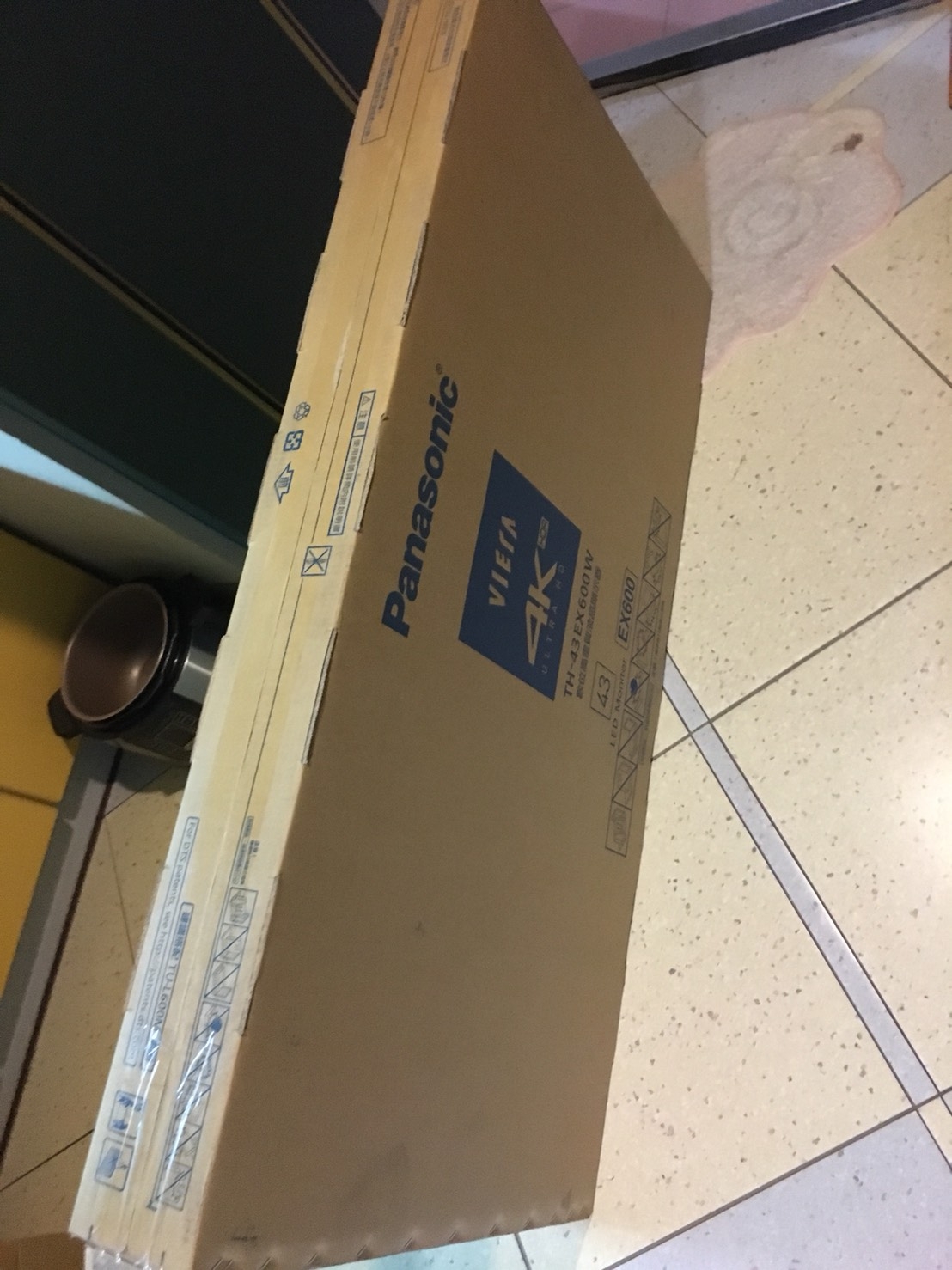 Panasonic TH-43EX600W 開箱