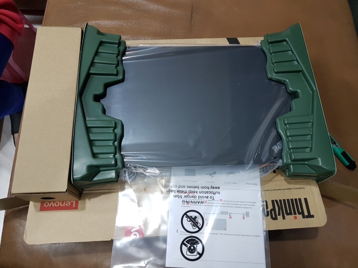 [開箱] ThinkPad T470S 簡單開箱