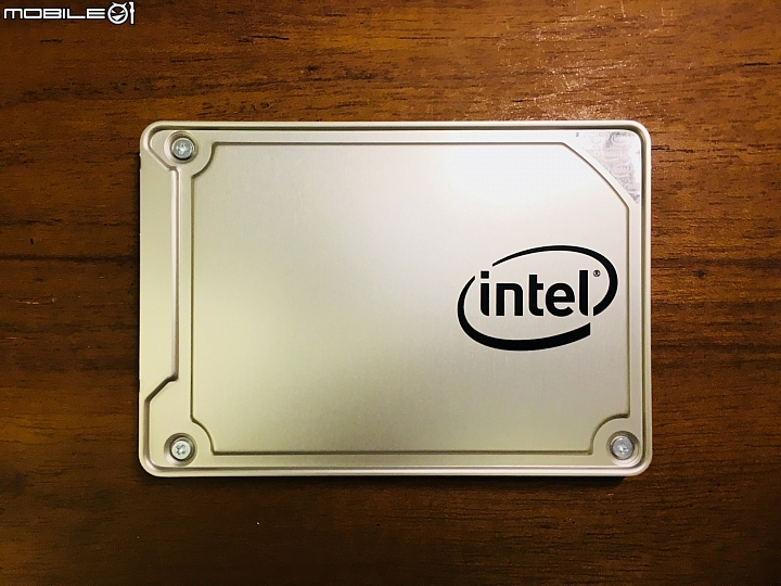 Intel SSD 545s 256G + Uptech EHE205 轉接盒【開箱+測試】